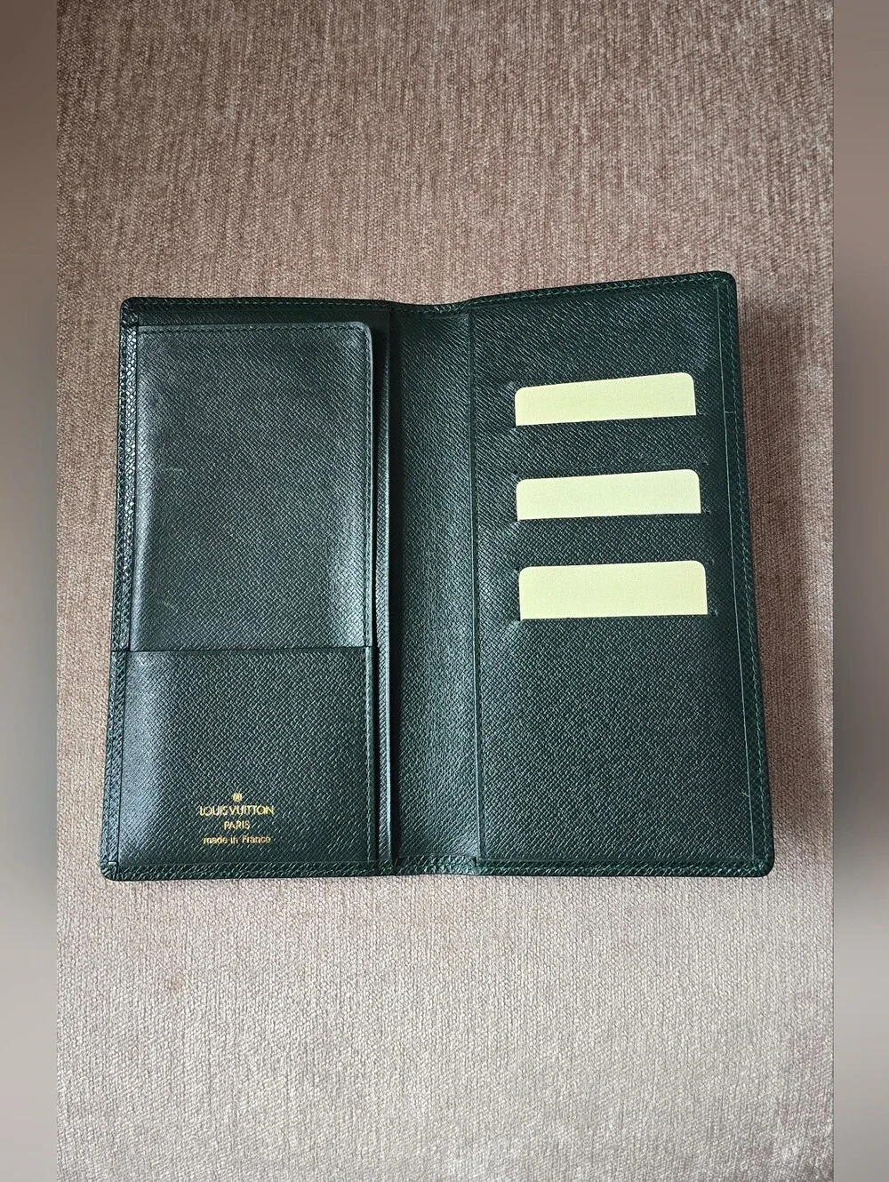 (1770) LOUIS VUITTON Taiga Leather Long Slim Bifold Wallet